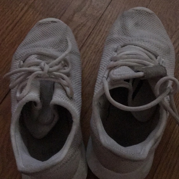 Shoes - Picture 2 of 4